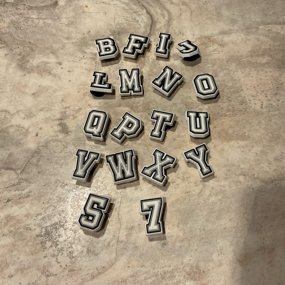 18 Shoe Charms 16 letters 2 numbers new unused black white
